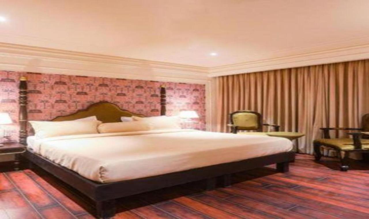 Fabhotel Prime The Seven Seeds New Delhi Exterior photo
