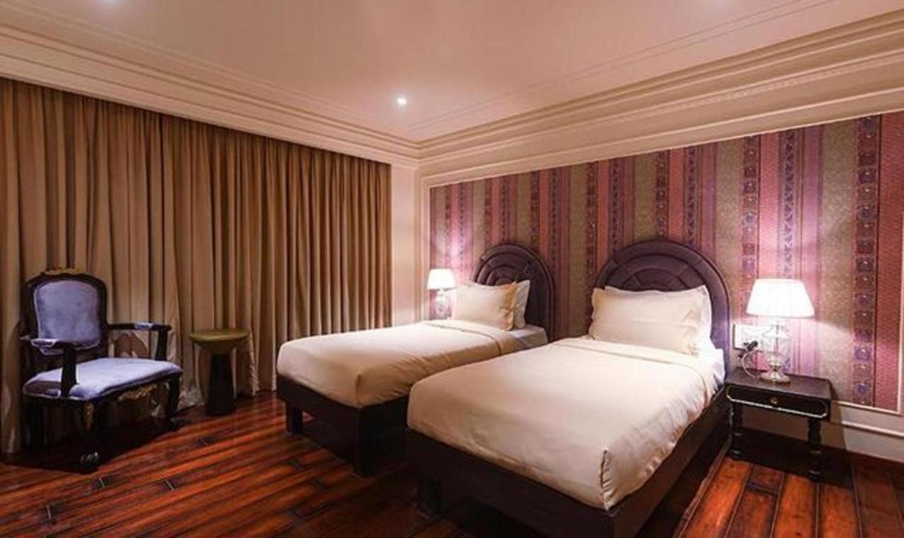 Fabhotel Prime The Seven Seeds New Delhi Exterior photo